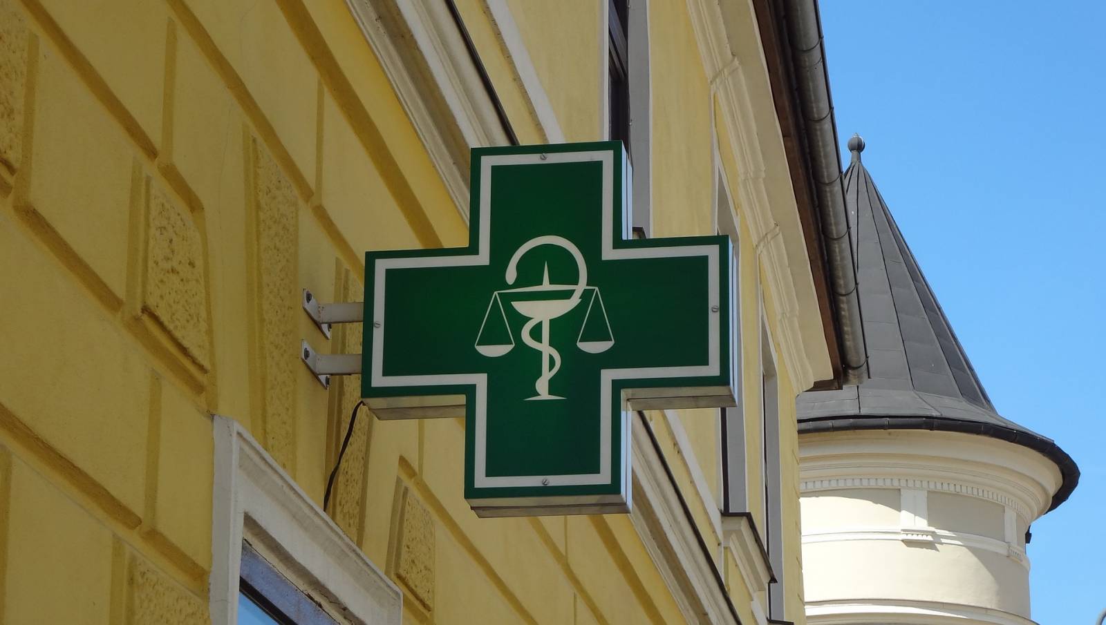 Tuer un rat dans une pharmacie à Marseille Centre-ville ...